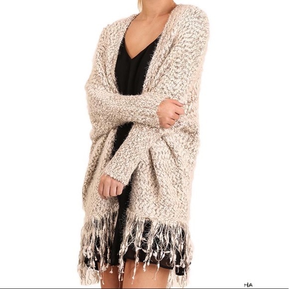 Umgee Chunky‎ Fuzzy Fringe Wrap Cardigan in Marled Oat - Picture 1 of 7